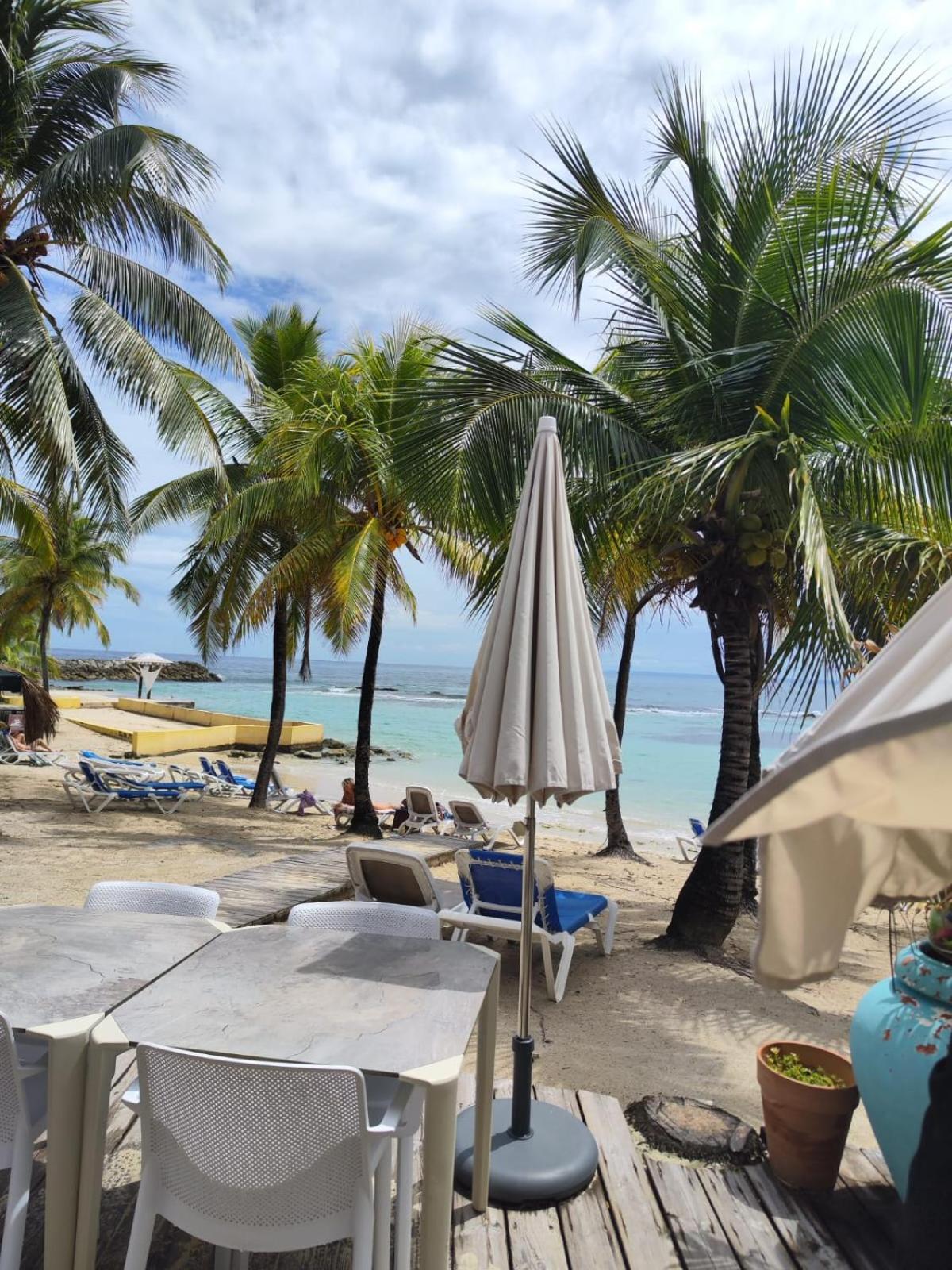 Studio Beachside Paradise Avec Citerne Tampon- Residence Manganao Saint-Francois  Eksteriør billede